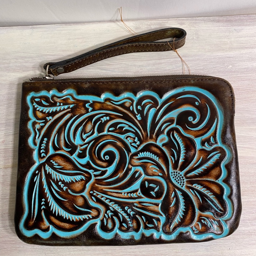 Gorgeous!- Patricia Nash Cassini Wristlet